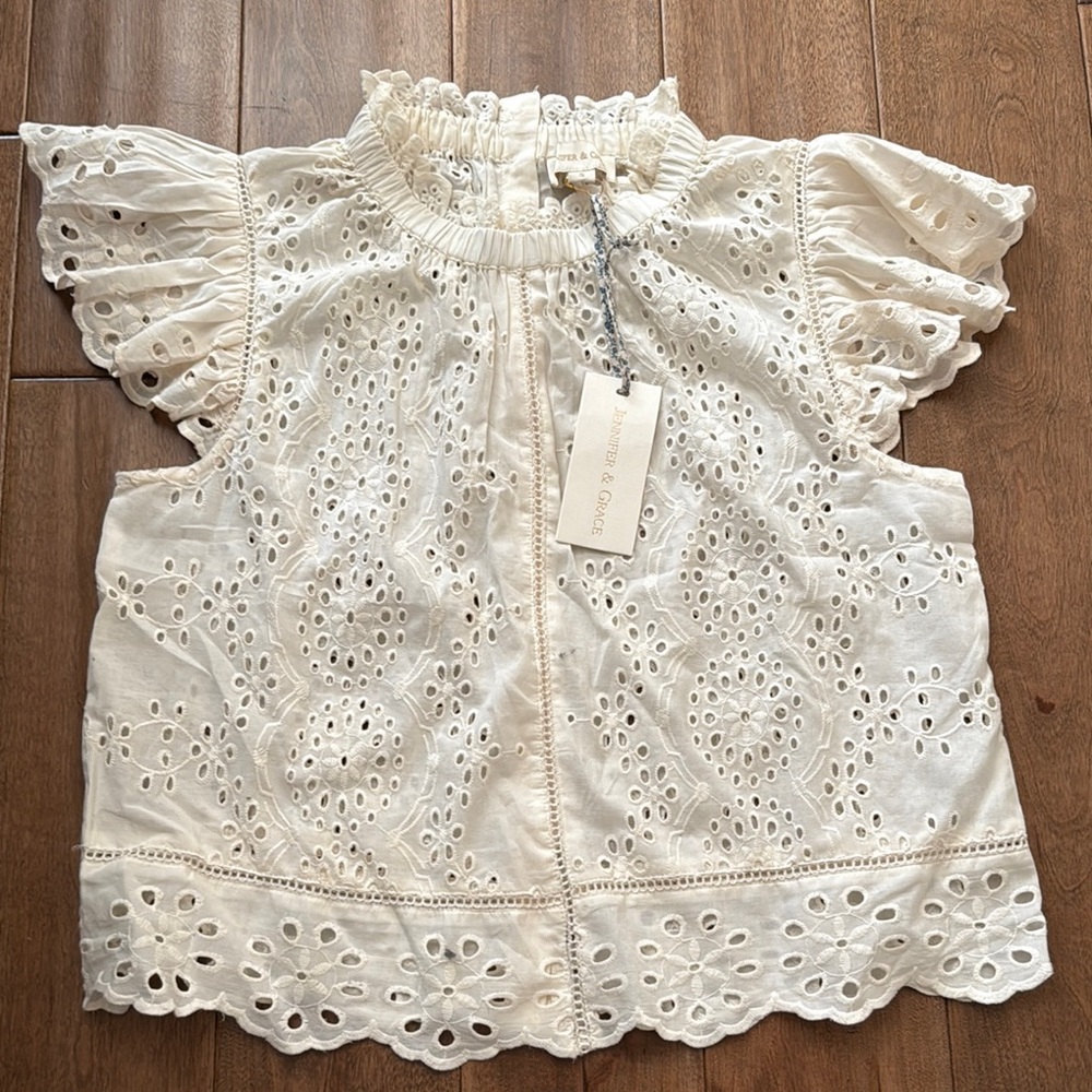 NWT Jennifer & Grace White Eyelet Ruffle Sleeve Top